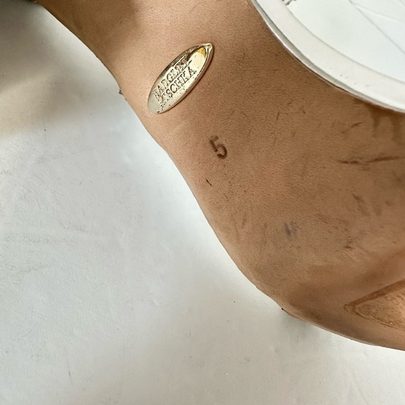 Badgley Mischka Silver Glitter Women's Sandals size 5 EUC - Picture 7 of 12